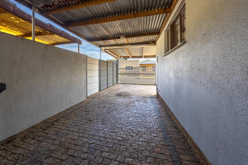 To Let 4 Bedroom Property for Rent in Windsor Park Western Cape